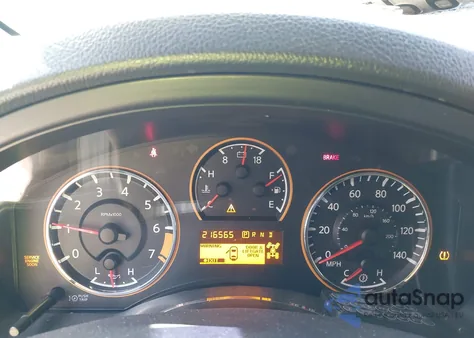 2010 Nissan Armada Titanium z USA, uszkodzony, nr VIN 5N1AA0NC4AN622654